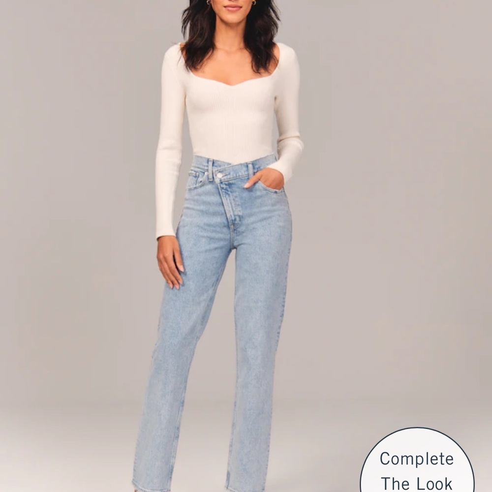 Abercrombie Ultra High Rise 90s Straight Jean